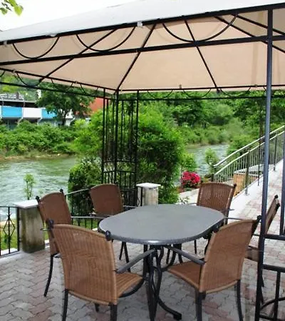 An Der Traun Apartment *